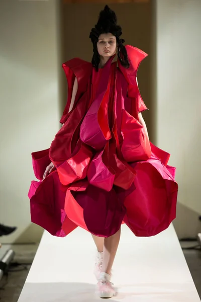 Look 14